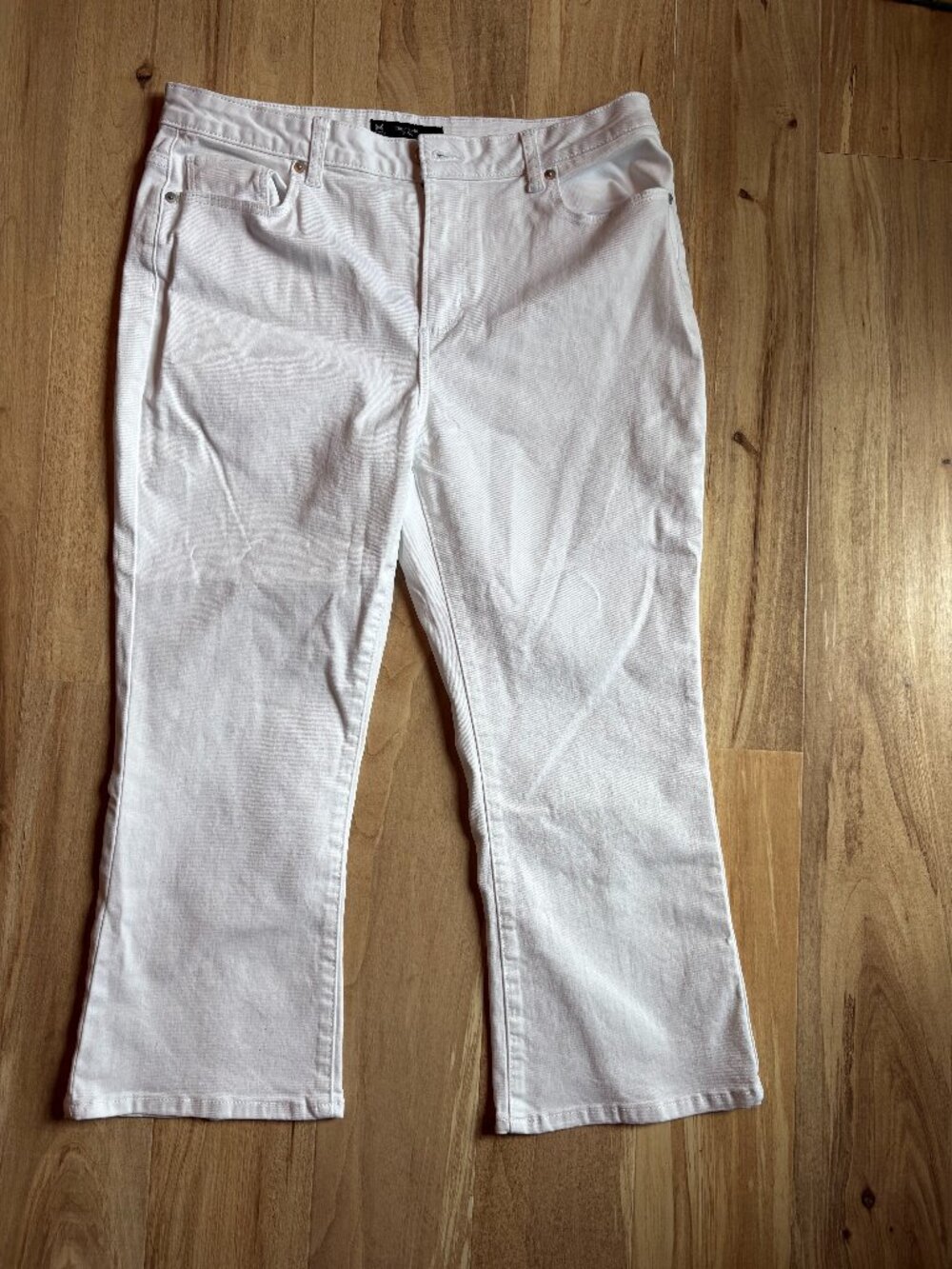 Women's MEMBERS MARK White Jean Capri - Size 12